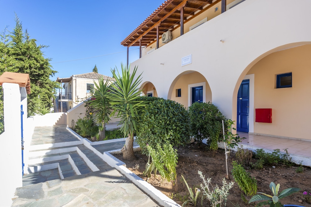 Vanas Apartments