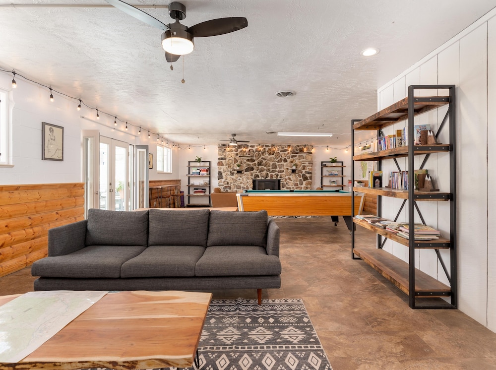 lounge