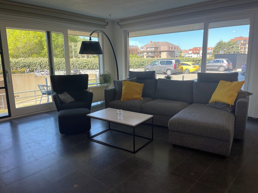 Apartment in Nieuwpoort Near Sandy Beaches