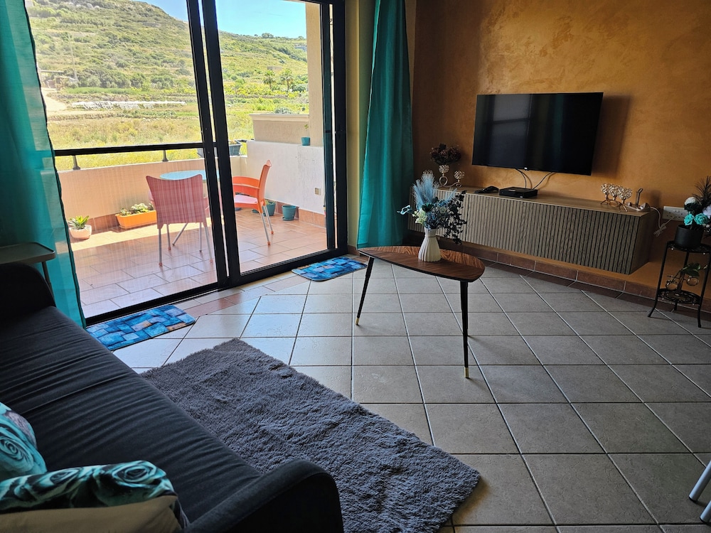 Country View Apartment