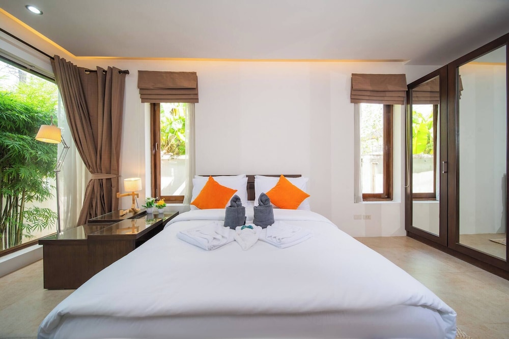 Spacious Private 4 BR Villa With a Working Office
