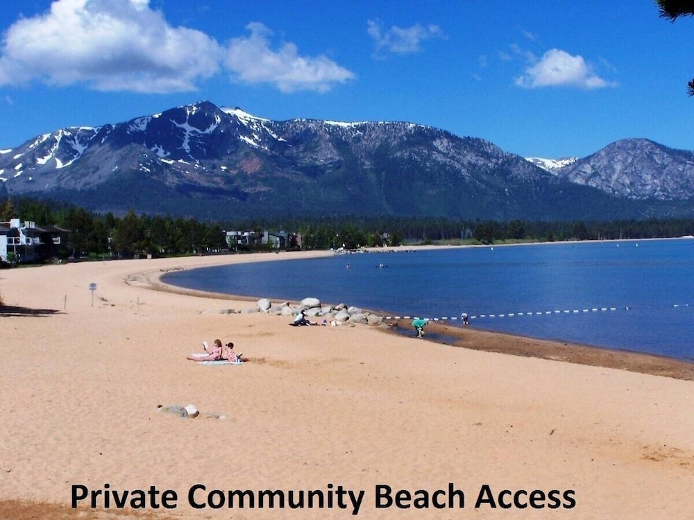 Lake Tahoe Vacations - Hawks View 3 Bedroom Home by RedAwning - Property Image 2