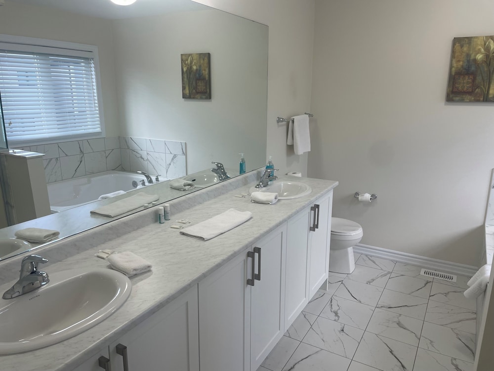 Brand New 3 Bedroom Home in West Niagara