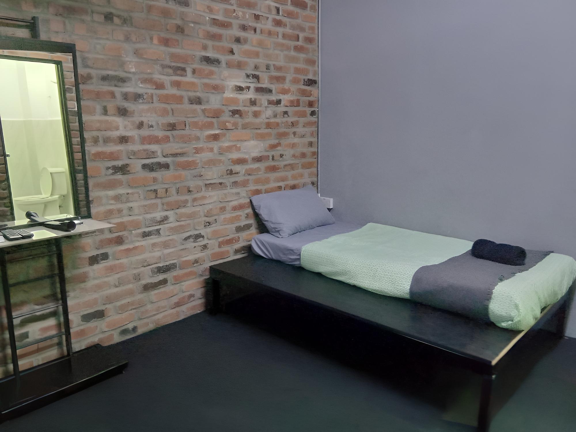 Bunker Hotel & Restaurant