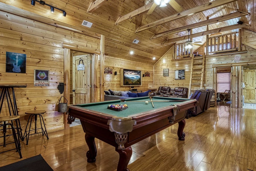 Prestigious Luxury Pool Game Room Mtn Views view 4