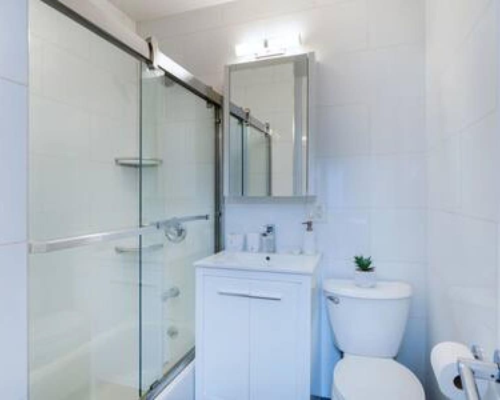 444-5a Newly Renovated 1BR in Hell s Kitchen