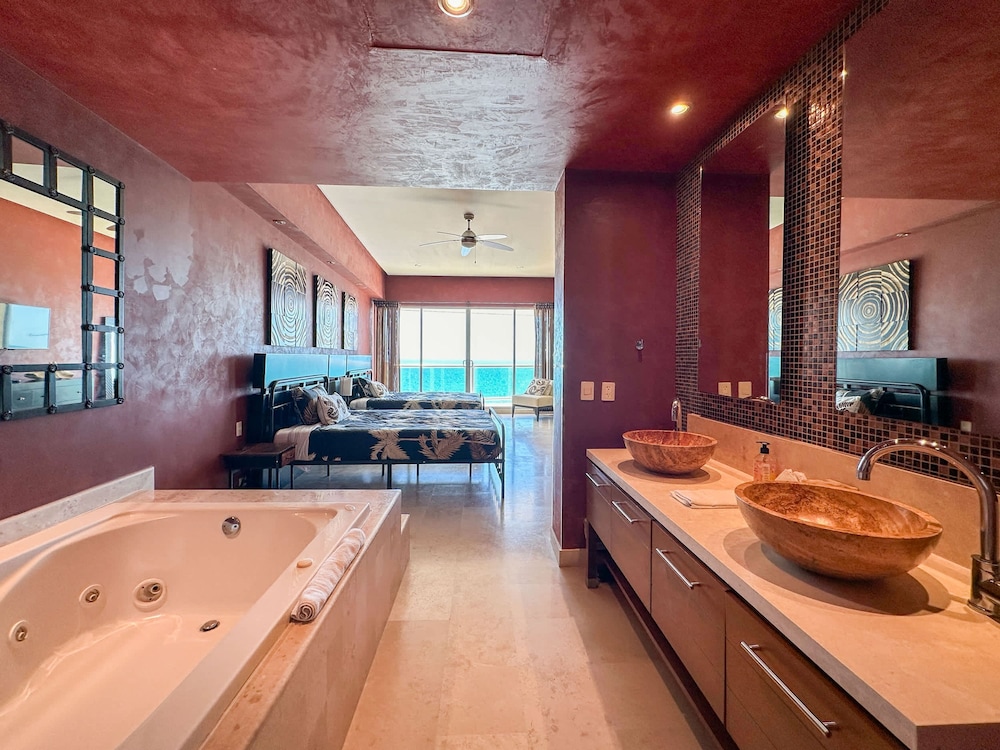 Tranquil Tides Oceanfront Family Oasis