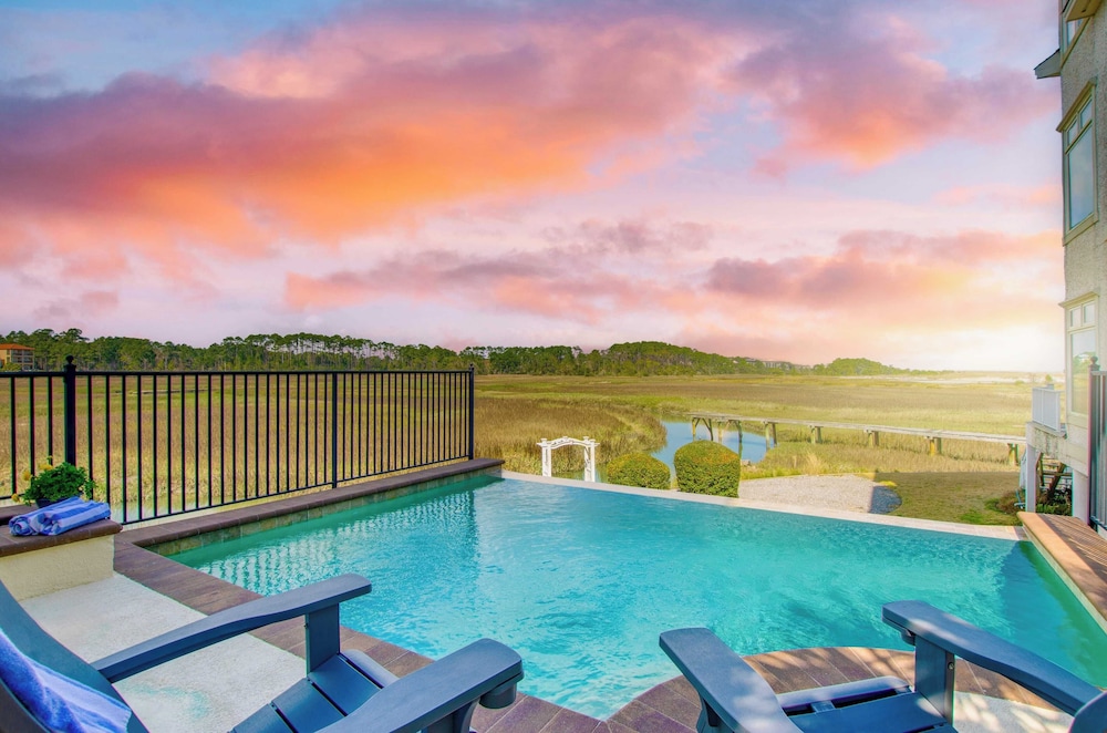 Sleeps 38 2 Homes, Steps to the Beach, Private Pool + Hottub, Game Room, Views