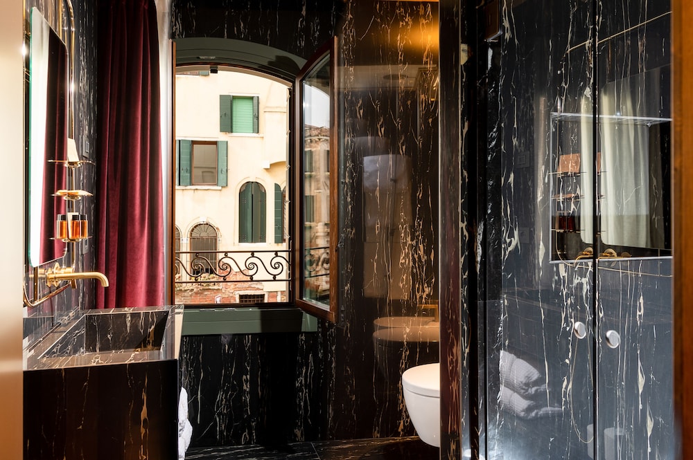 Madama garden retreat photo 3