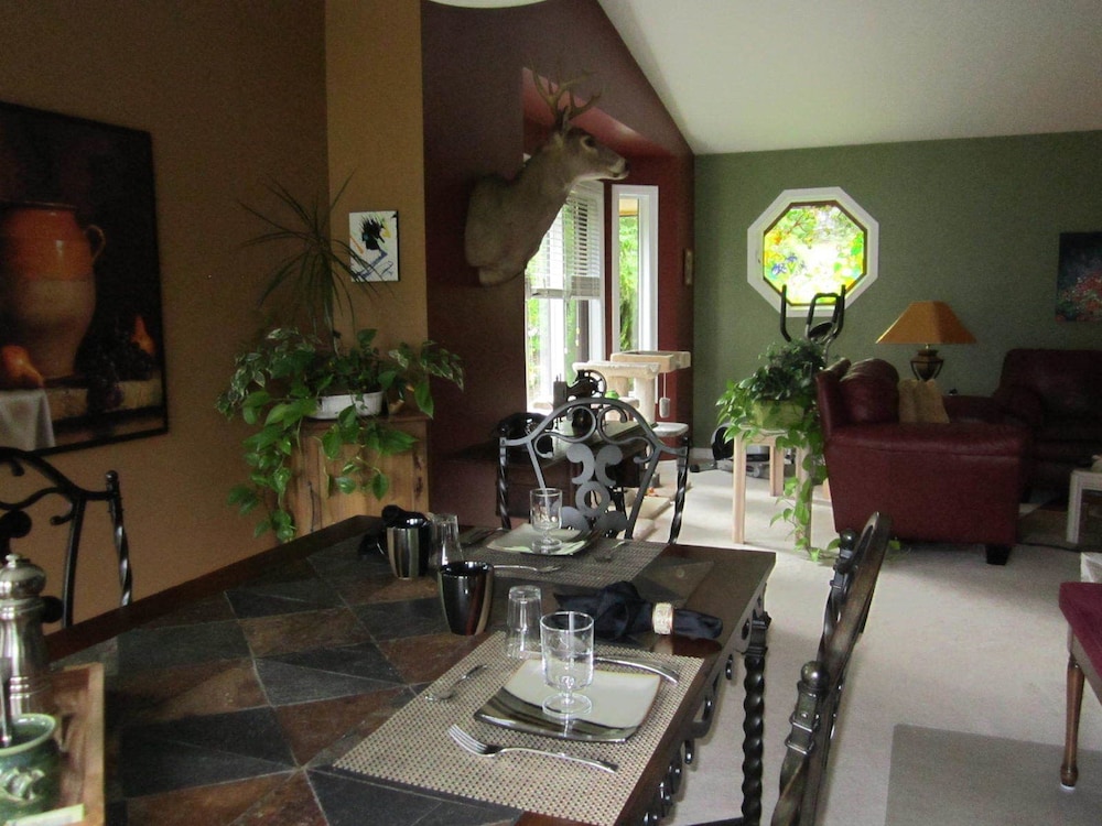Creekside B & B