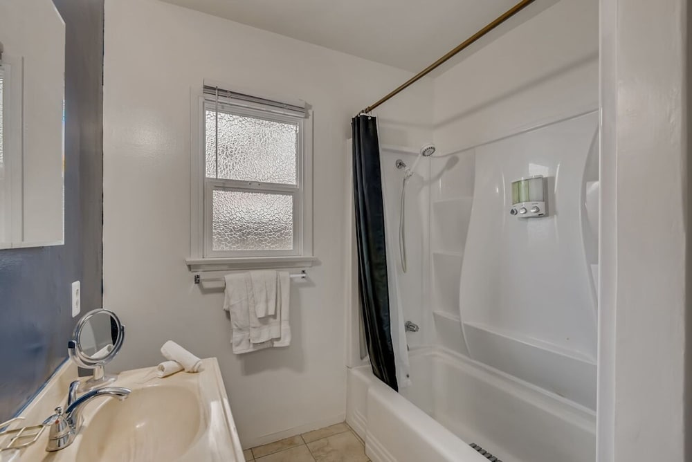 Walk To Beach 2BR Top Location - AA