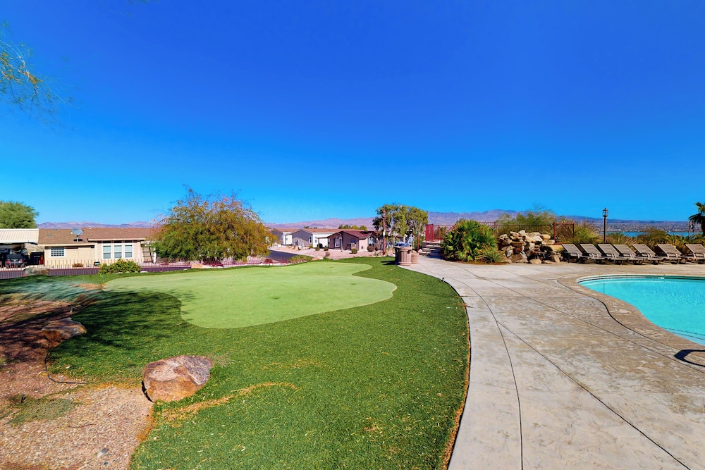 Exclusive 3BR w/ Pool, Hot Tub, W/d, & Clubhouse