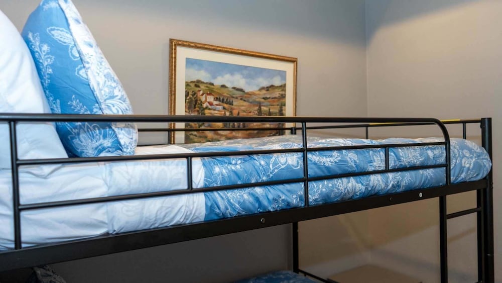 Pool 1st Floor 75 Yards To Beach Value 2 Bedroom Apts