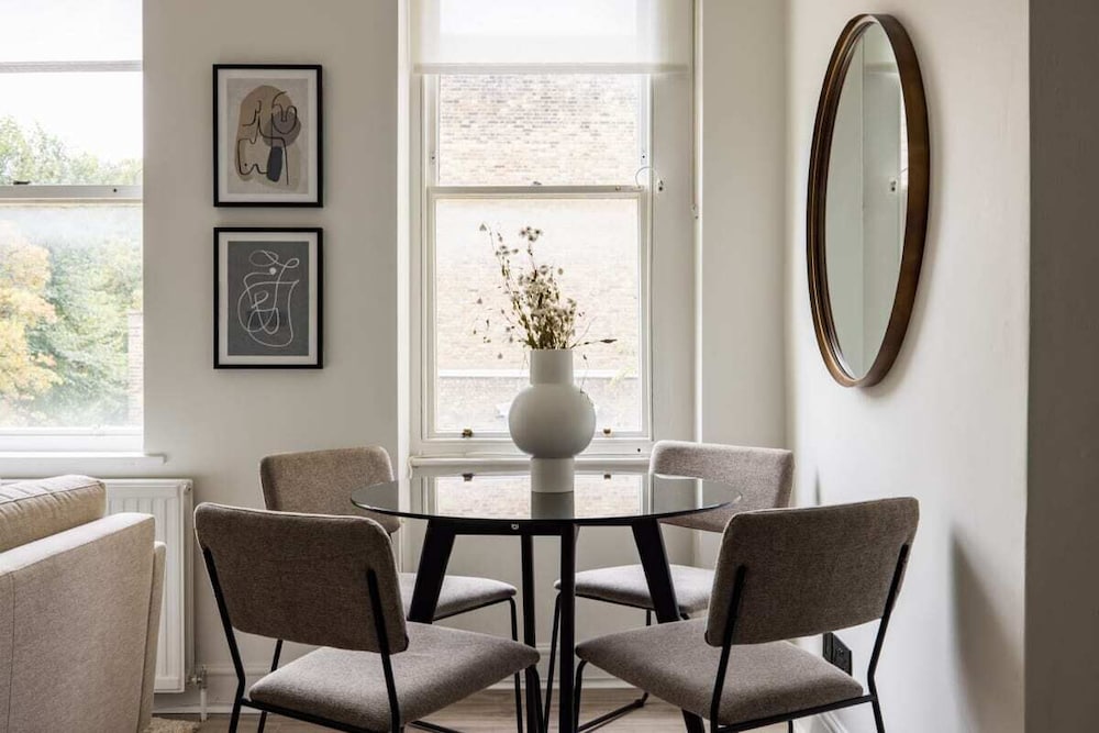 The Kensington And Chelsea Classic - Glamorous 2bdr Flat