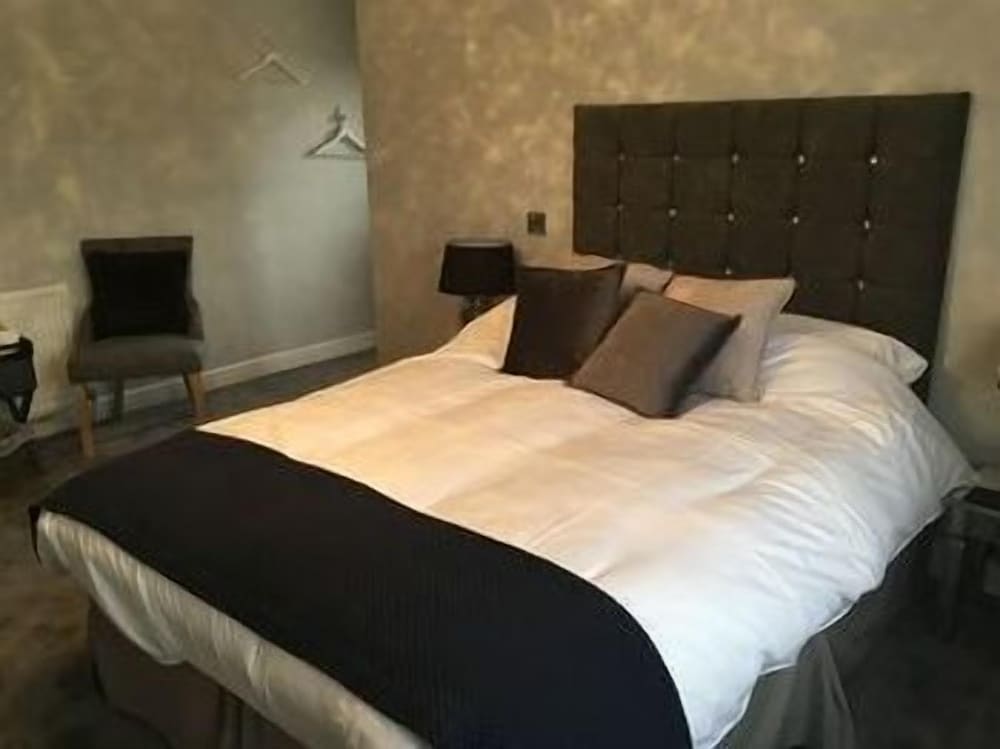 The Bluebell Inn and Lodge