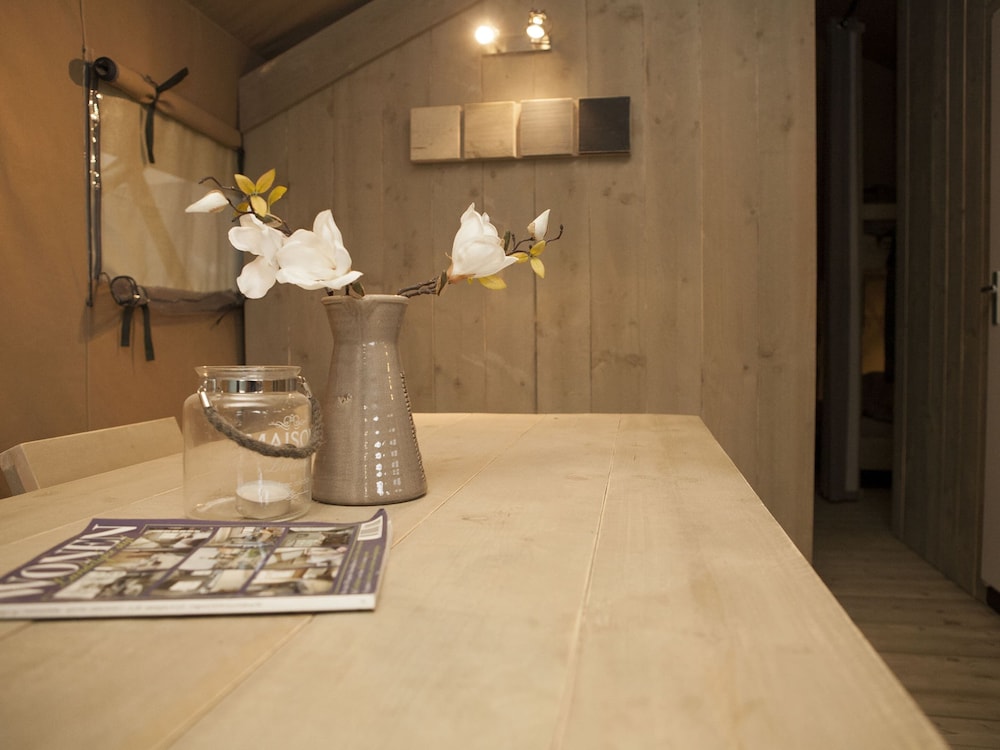 Comfortably Furnished Tent Lodge with Stove near Veluwe view 5