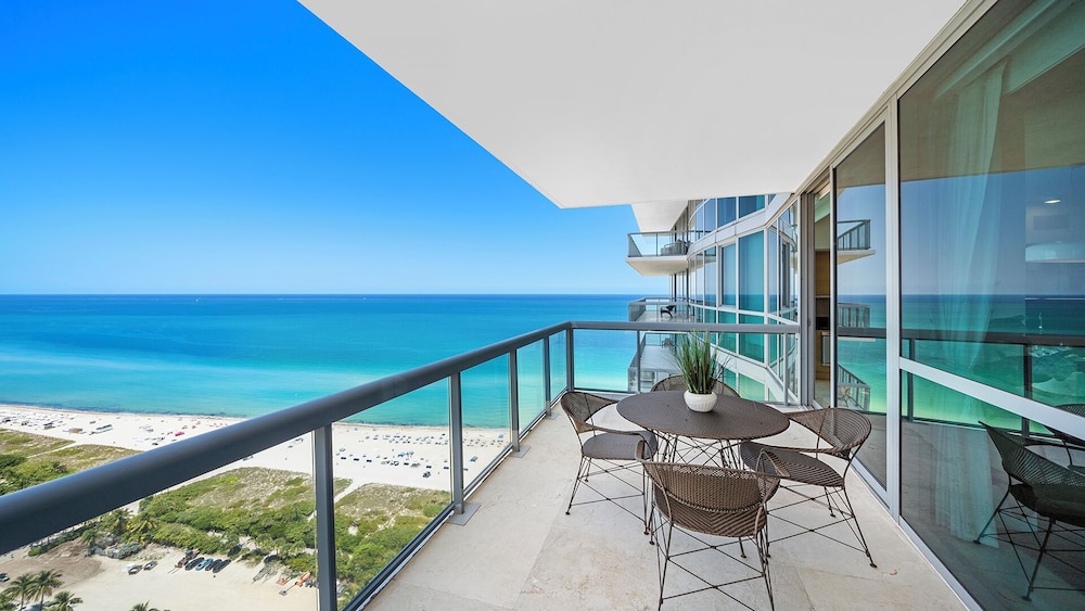 Luxury Vacation Rentals at The Setai by LRMB