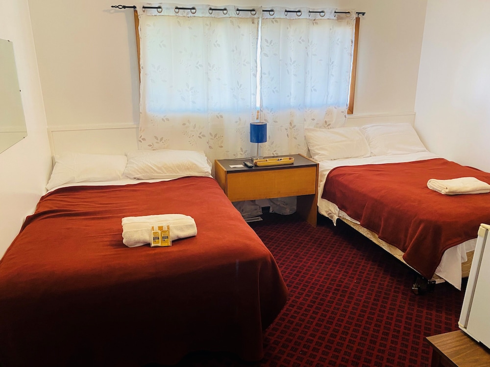 Theodore Motor Hotel