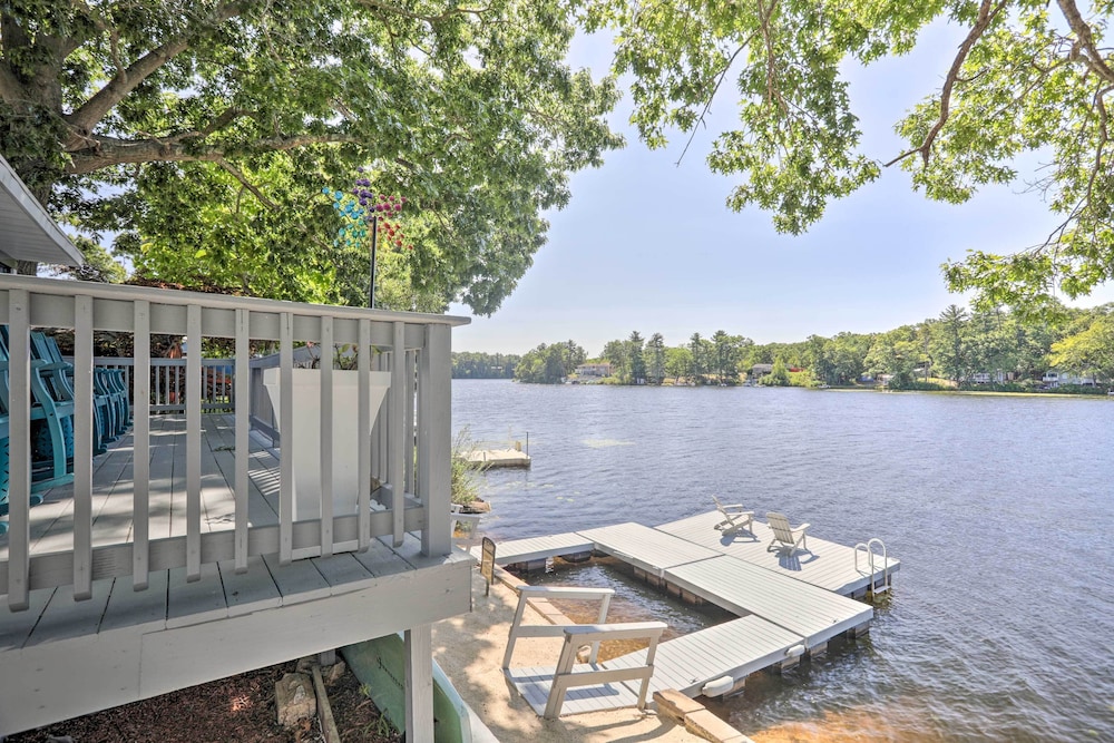 Football Fans Lake Retreat - 5 Mins to Gillette!