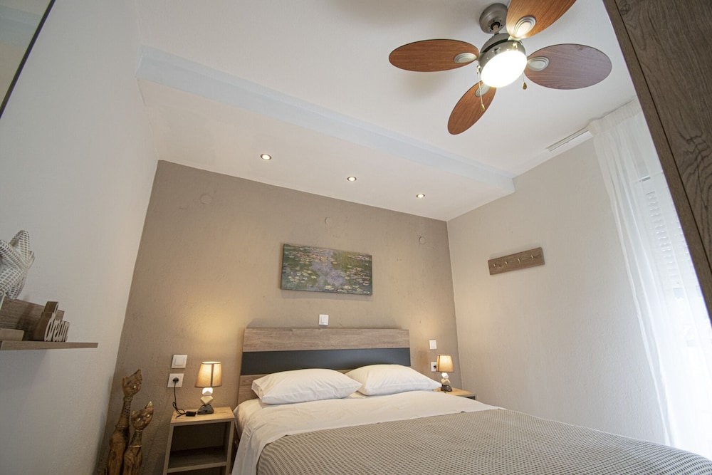 Forest View Apartment 2 by Rentalspro