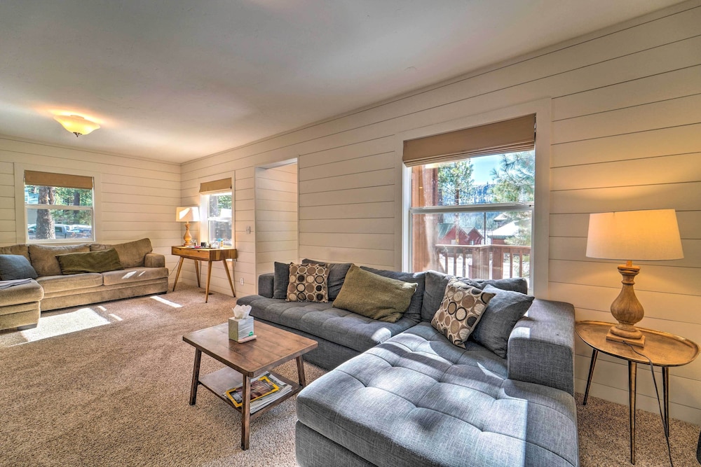 Truckee Cottage w/ Fenced Yard & Lake Donner Views view 5