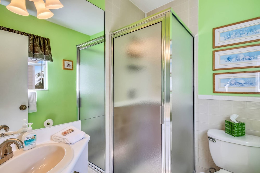 Duval Sea Turtle by Avantstay Great Location Close to Shops Shared Pool