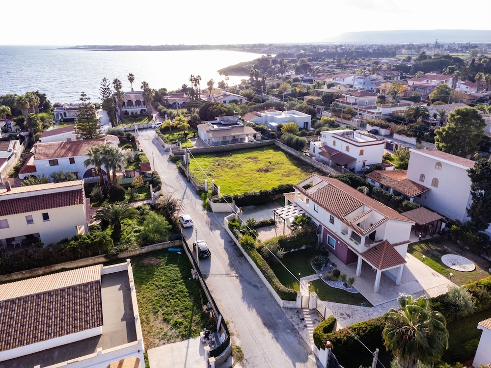 Villetta al Mare Della Fanusa by Wonderful Italy