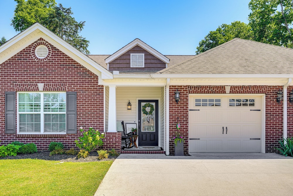 Private Patio: Residential Condo in Cleveland!