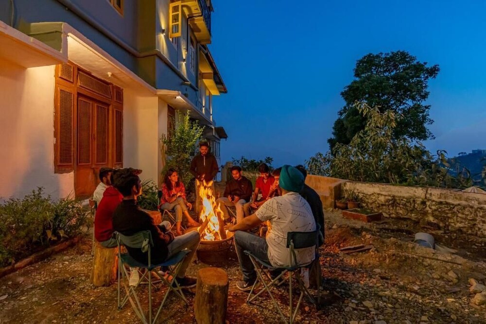 The Hosteller Mussoorie, Mall Road