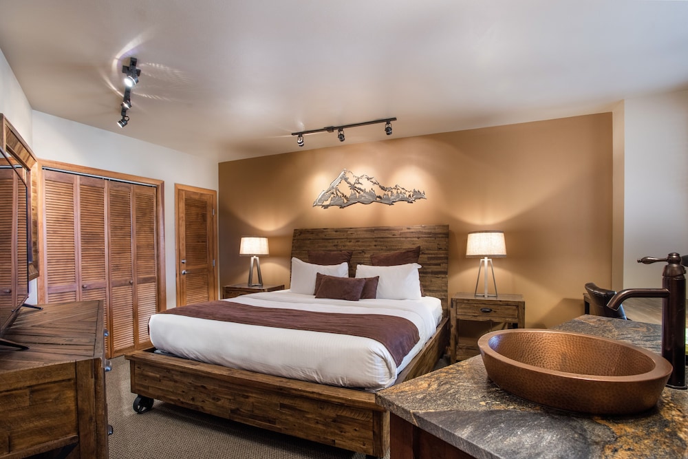 Zephyr Mountain Lodge - Winter Park CO Condos