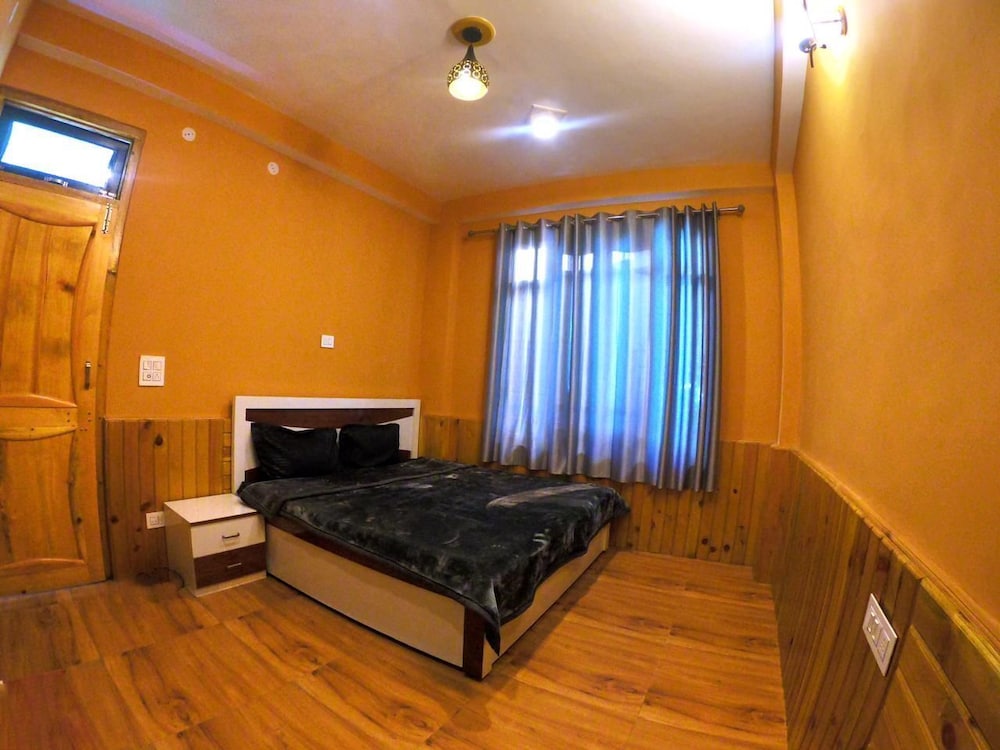 Photo 10