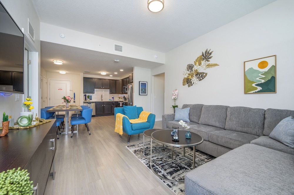 Epic Universe Brand New Modern Vista Cay Reserve Condo - 6005