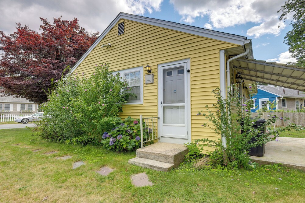 Cozy Cape Cod Cottage < 2 Mi to Beach!