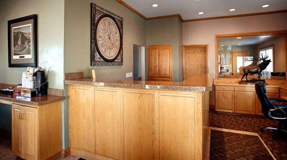 Econo Lodge Inn & Suites Vernal near Dinosaur Monument