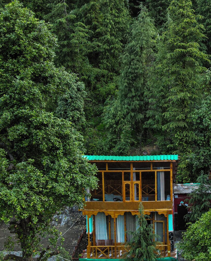 WOW Treehouse & Cottages