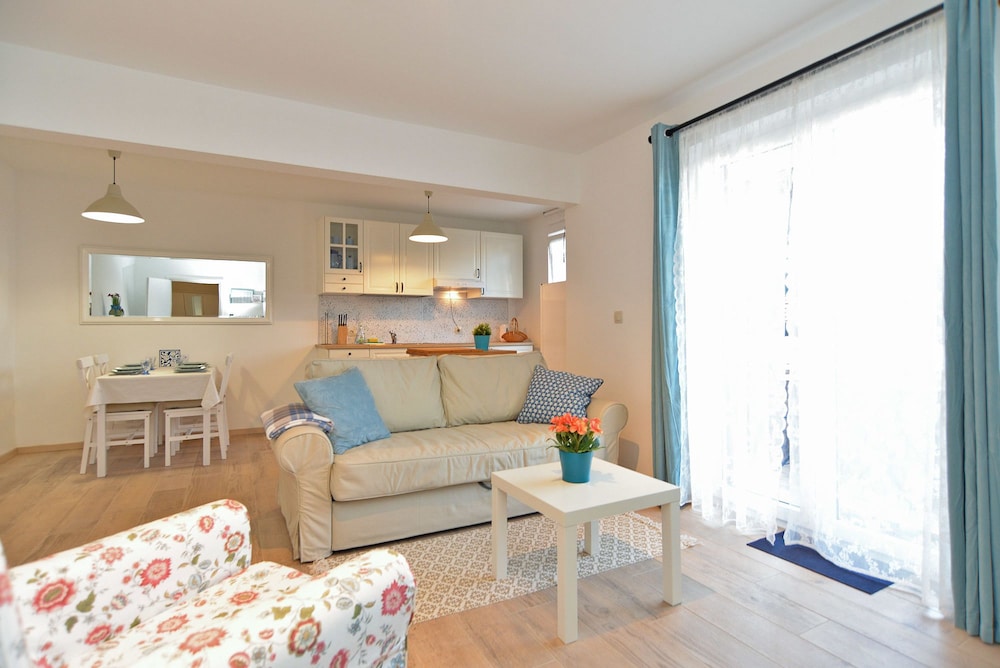 Apartment 1660 view 5