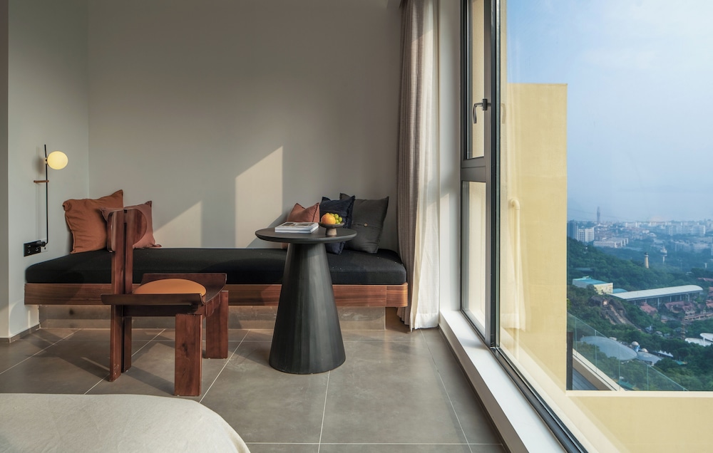 Miyue Shenzhen Tianlu Secret Wild Wizard Holiday Hotel