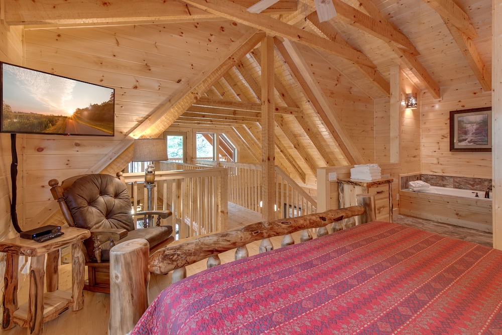 Lover's Hideaway by Jackson Mountain Rentals view 3