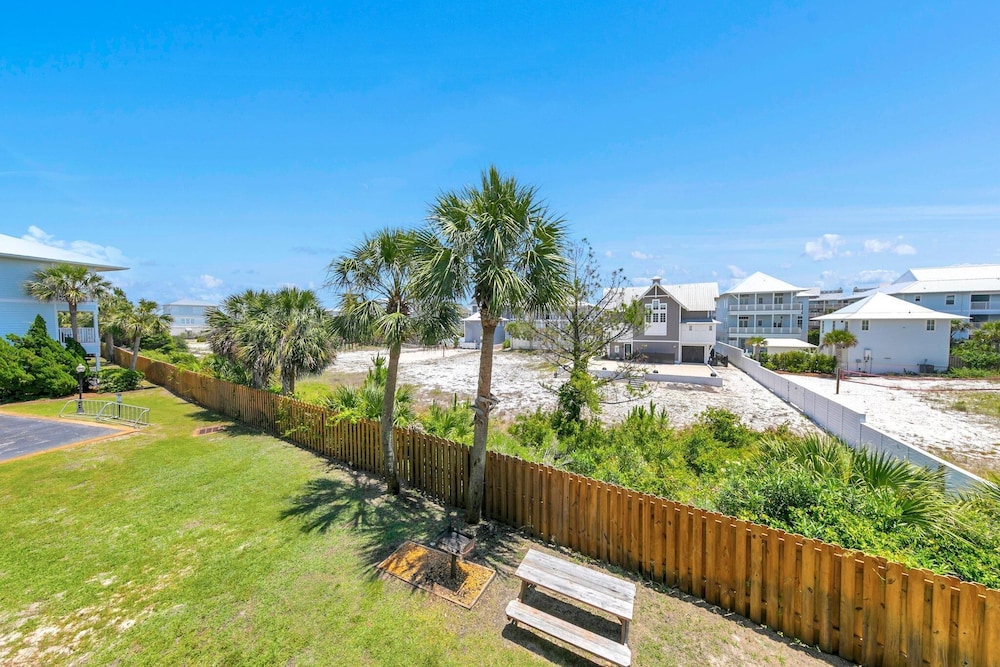 Beachside Villas 1022