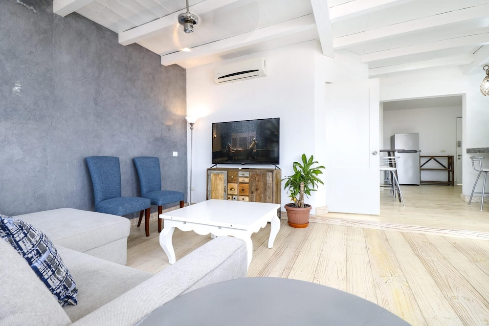 La Casa Calypso in Arco Iris 3BR PH Private Pool view 5