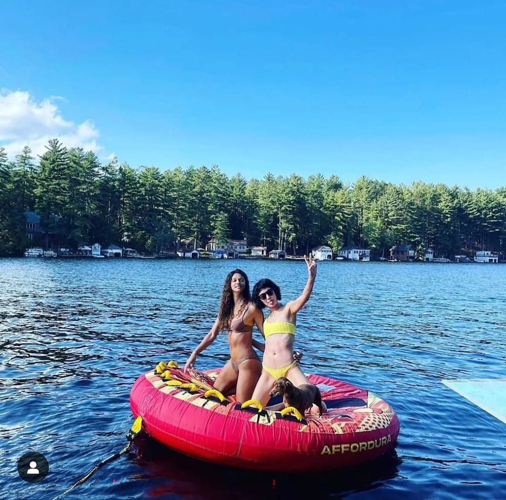 2 Romantic Island Cabins for 5 - Hot Tub Boat