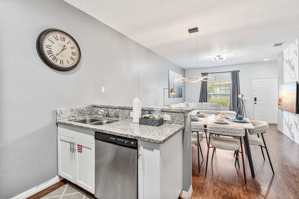 Amazing 3 Bdr House Near Disney - Lv22106