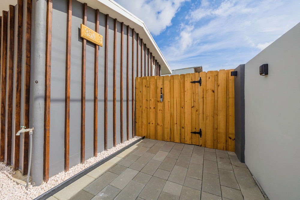 Brand NEW 2br1ba w Privatepool in Amazing Location
