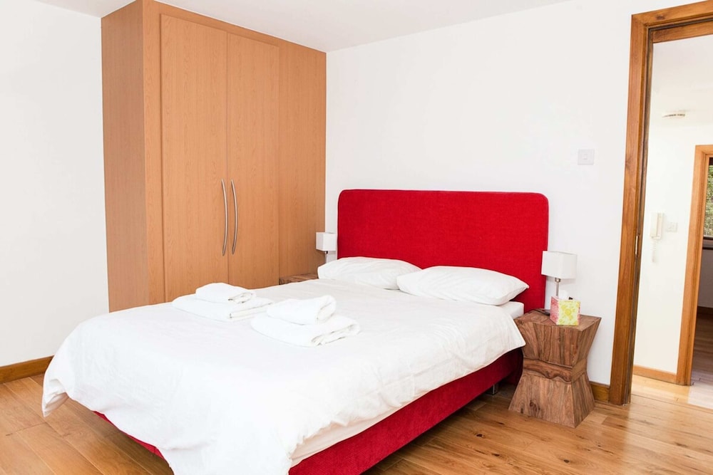 4 Bedroom Flat near London Eye