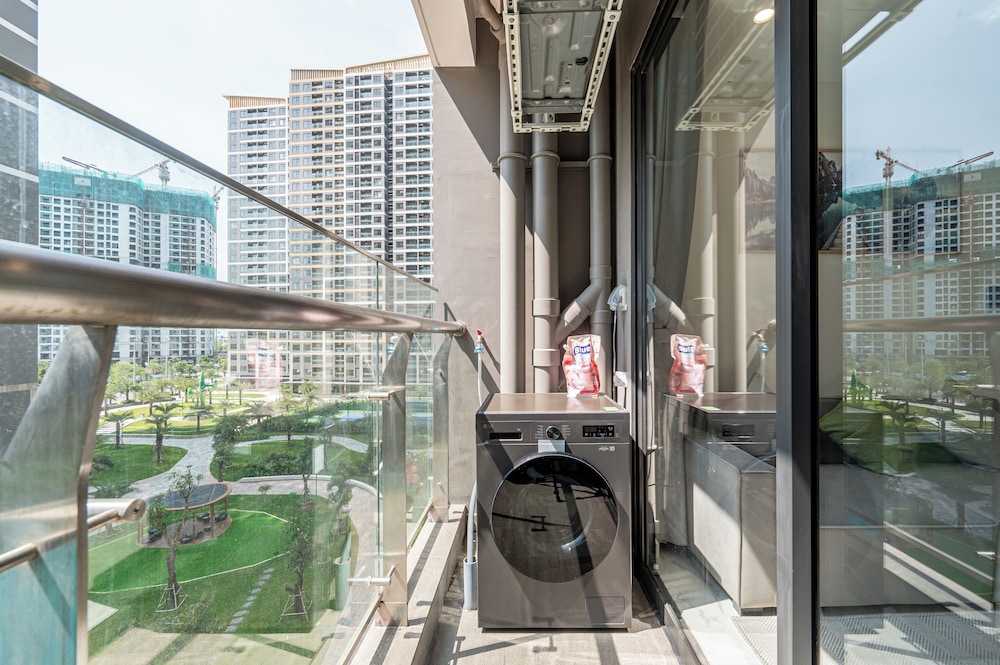 LA Nest 1bed with pool view big deal
