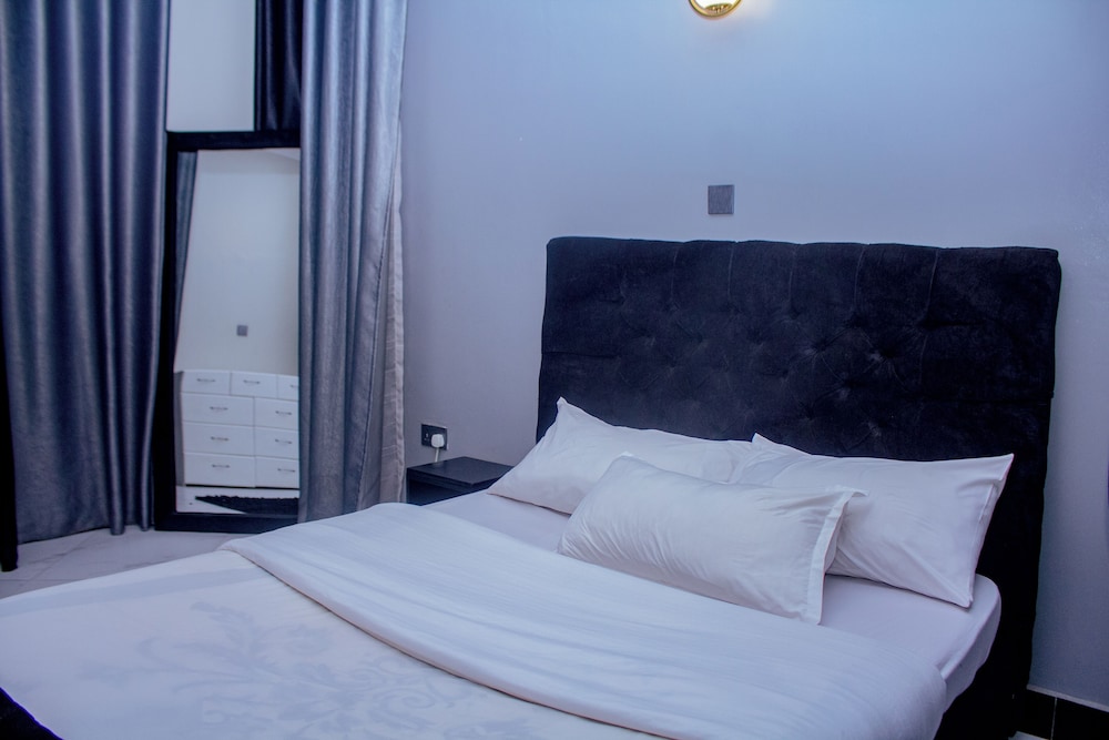 Luxury One Bedroom Apartment Kampala view 2