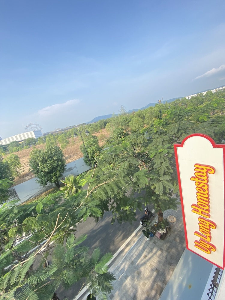 UY LONG HOMESTAY