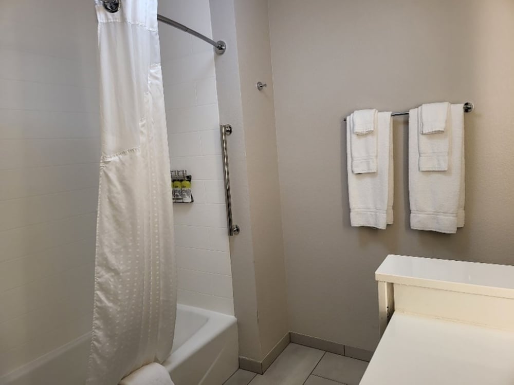 Canon City Vacations - Holiday Inn Express  Suites Canon City, an IHG Hotel - Property Image 5