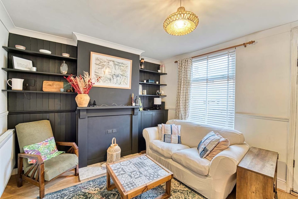 Host Stay Loughborough Road House