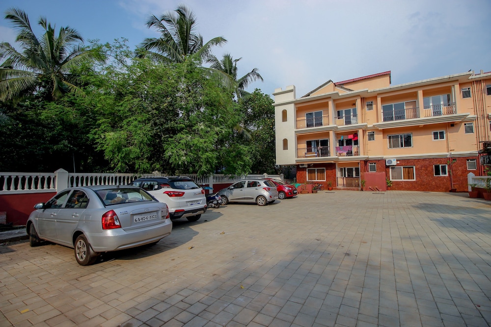 OYO 10966 Home Poolside Paradise 2BHK Siolim